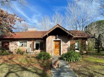 Casa · 150m² · 4 Ambientes · 1 Cochera · Casa Chalet en Venta en Parque Las Naciones, Guernica, Presidente Perón
