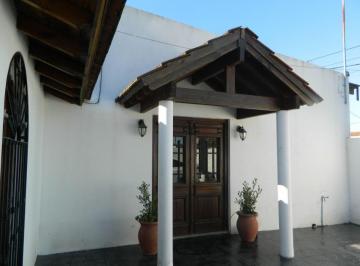 Casa · 115m² · 6 Ambientes · 3 Cocheras · Casa en Venta 6 Ambientes en Zarate