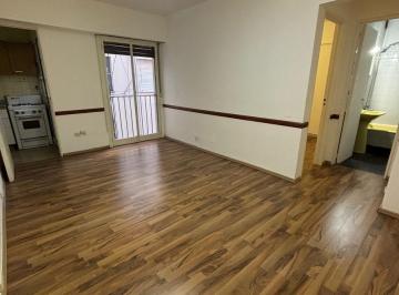 Departamento · 36m² · 2 Ambientes · Uriburu Al 200. 2 Amb Muy Luminoso con Aire Acond y Calefacción Central!