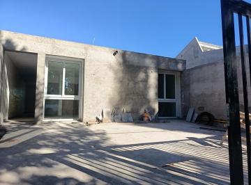 Casa · 115m² · 3 Ambientes · En Venta Casa 3 Dorm. - Apto Credito