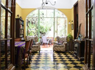 Local comercial · 215m² · 5 Ambientes · 1 Cochera · Casona - Local - Ideal Bar - Gimnasio / Academia / Showroom con Patio y Terraza – Venta Colegiales