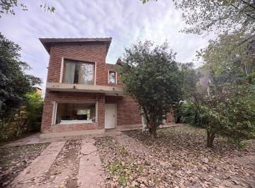 Casa · 160m² · 4 Ambientes · 2 Cocheras · Casa en Venta Zarate