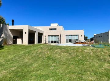 Casa · 235m² · 4 Ambientes · 2 Cocheras · Costa Esmeralda Deportiva I