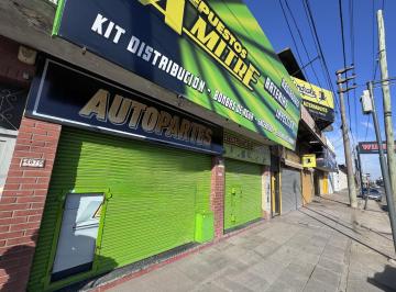 Local comercial · 300m² · 3 Ambientes · 1 Cochera · Venta Local Ruta 8 con Propiedad Al Fondo./ Permuta por Propiedad