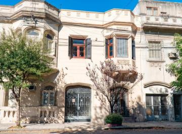 Casa de 1 ambiente, Rosario · Casa Al Frente con Garaje de 2 Plantas
