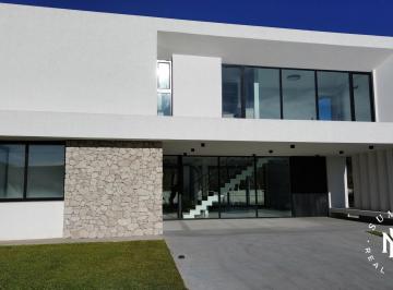 Casa · 275m² · 5 Ambientes · 4 Cocheras · Casa en Venta 5 Amb Greenville Financiada!