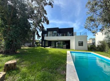 Casa · 320m² · 6 Ambientes · 4 Cocheras · Casa en Venta 6 Amb