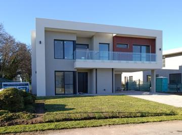 Casa · 320m² · 6 Ambientes · 4 Cocheras · Casa en Venta 6 Amb
