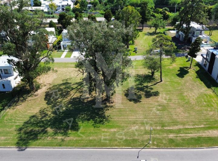 Terreno · 746m²