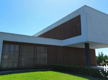 Casa · 285m² · 4 Ambientes · 2 Cocheras · Casa Venta 4 Amb Barrio Central Greenville Polo Resort