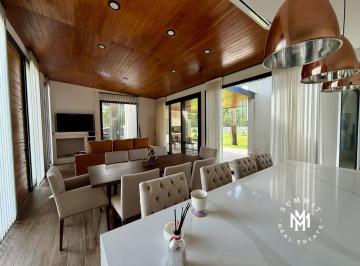Casa · 180m² · 4 Ambientes · 2 Cocheras · Casa Alquiler 4 Amb Amueblada en Greenville Polo Resort.