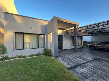 Casa de 5 ambientes, Hurlingham · Casa 5 Amb (Hurlingham Centro - Villa Alemania) m de Av Roca