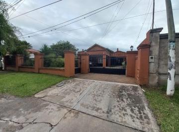 Casa · 800m² · 13 Ambientes · 1 Cochera · Casa en Venta - Zona Parque Guillermina
