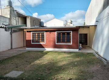 Casa · 70m² · 3 Ambientes · 1 Cochera · Casa en Venta en Quilmes Oeste