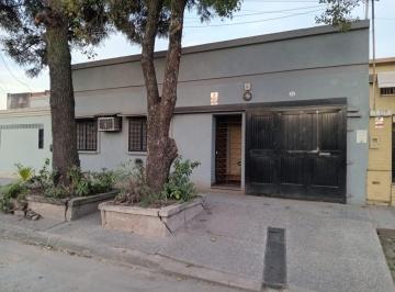 Casa · 471m² · 7 Ambientes · 1 Cochera · Casa en Venta - Zona Floresta
