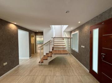 Casa · 246m² · 7 Ambientes · 2 Cocheras · La Lomada, Pilar, 4 Dorm. Pileta