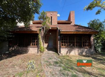 Casa de 5 ambientes, Hurlingham · Chalet 2 Plantas 5 Amb (Barrio Ingles - Hurlingham)