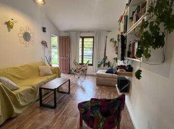Casa · 77m² · 4 Ambientes · 1 Cochera · Venta Casa Barrio Los Tilos con Gran Parque