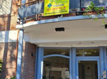 Departamento de 3 ambientes, Tres de Febrero · Departamento 3 Ambientes con Balcon y Patio, Al Frente, a 400 m Estacion Caseros!