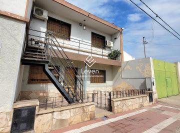 Casa · 104m² · 5 Ambientes · Casa en Planta Baja de 3 Dorm. en Villa Corina
