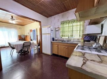 Casa · 110m² · 3 Ambientes · 2 Cocheras · Venta Casa 3 Ambientes Billinghurst
