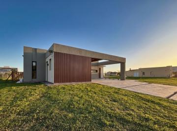 Casa · 154m² · 4 Ambientes · 4 Cocheras · Casa en Venta Horizontes Al Sur