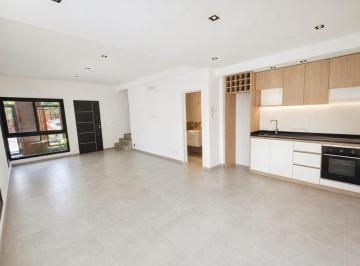 Casa · 95m² · 4 Ambientes · 1 Cochera · Venta Duplex 4 Amb Apto Credito