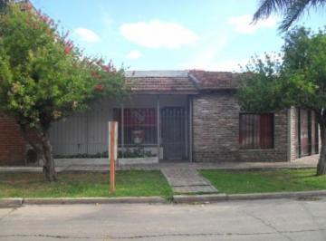 Casa · 100m² · 4 Ambientes · Castelar Norte