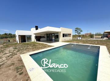 Casa · 140m² · 4 Ambientes · 1 Cochera · Casa en Venta en Puertos, Barrio Nativas, Escobar, G. B. a. Zona Norte
