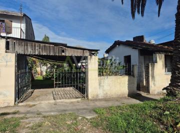 Casa de 3 ambientes, Hurlingham · Casa 3 Ambientes con Cochera y Jardin, Barrio Luna, Hurlingham