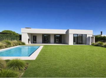 Casa · 188m² · 5 Ambientes · 2 Cocheras · Hermosa Casa en Venta en San Sebastian