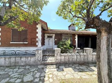 Casa · 196m² · 5 Ambientes · 3 Cocheras · Venta Casa en Lote 15x30 en Ituzaingó Norte | 196 m² | Ideal Dos Familias o Inversión | a Reciclar |