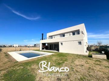 Casa · 207m² · 4 Ambientes · 1 Cochera · Casa en Venta en Puertos del Lago, Barrio Riberas, Escobar, G. B. a. Zona Norte