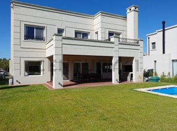 Casa · 200m² · 7 Ambientes · Venta Casa 7 Ambientes en Acacias Puertos