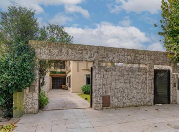 Casa · 111m² · 4 Ambientes · Venta de Casa 7 Ambientes con Pileta y Quincho, Caisamar, Mar del Plata.