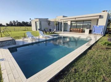 Casa · 150m² · Venta Casa 4 Ambientes con Escritorio, Pileta y Vista a Arboleda | Barrio Norte, Tres Pinos, Gener