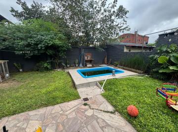 Casa · 104m² · 3 Ambientes · 1 Cochera · Casa 3 Ambientes con Buen Lote! Boulogne.