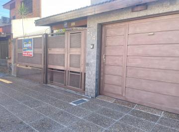 Casa · 140m² · 3 Ambientes · 1 Cochera · Venta Casa 3 Ambientes en Ramos Mejia Excelente Estado