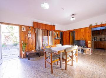PH · 42m² · 4 Ambientes · PH 4 Ambientes con Patio, Parrilla y Terraza | Entrada Independiente | Apto Crédito en Billinghurst