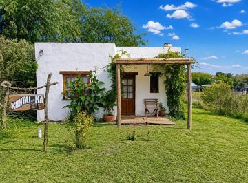 Casa · 38m² · 3 Ambientes · Lote en Barrio Los Cardos