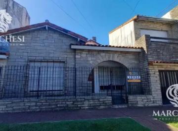 Casa de 4 ambientes, Quilmes · Casa 3 Ambientes con Garage en Venta en Quilmes - Uso Comercial o Vivienda