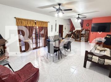 PH · 122m² · 5 Ambientes · 1 Cochera · PH en Venta de 5 Amb en Remedios de Escalada