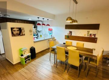 Casa · 70m² · 4 Ambientes · 1 Cochera · Venta de P. H. 3 Dorm. 136 Entre 33bis y 34.