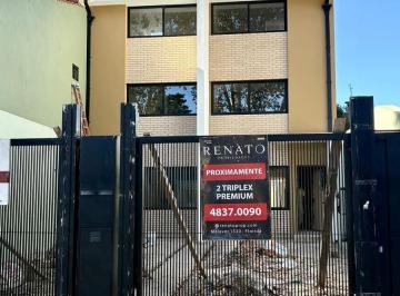 Casa · 225m² · 5 Ambientes · 2 Cocheras · Exclusivas Unidades en Triplex de Categoría a Estrenar de 5 Ambientes y 200 m Cubiertos.