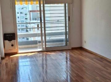 Departamento de 2 ambientes, Lomas de Zamora · Departamento 2 Ambientes Centro Lomas con Baulera
