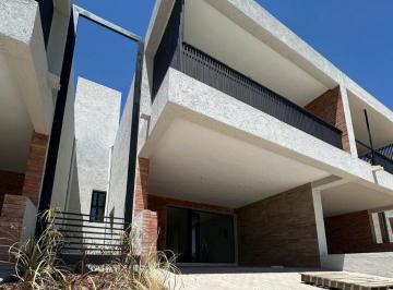 Casa · 170m² · 10 Ambientes · 2 Cocheras · Alquiler Dúplex 3 Dorm.! La Luisita