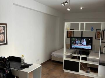 Departamento de 1 ambiente, Coghlan · Alquilo Temporario en Saavedra, 1 Ambiente con Gran Patio, 2 Pax