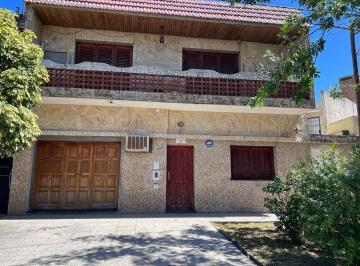 Casa · 190m² · 6 Ambientes · 1 Cochera · Venta Casa Dos Plantas, Cochera y Patio Zona Norte