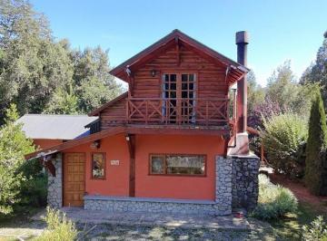 Casa · 150m² · 5 Ambientes · 1 Cochera · Propiedad en Barrio Los Volcanes