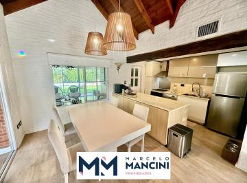 Casa · 155m² · 5 Ambientes · 3 Cocheras · Campos de Echeverria Venta Remodelada